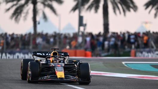 Red Bull Racing's Dutch driver Max Verstappen competes during the Abu Dhabi Formula One Grand Prix at the Yas Marina Circuit in the Emirati city on November 26, 2023. (Photo by Jewel SAMAD / AFP)