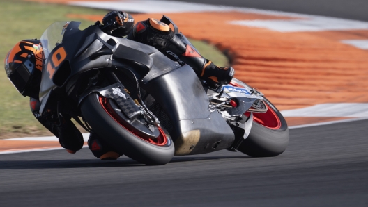 VALENCIA, SPAIN - NOVEMBER 28:  Luca Marini of Italy and Repsol Honda Team rounds the bend during the MotoGP Test in Valencia at Ricardo Tormo Circuit on November 28, 2023 in Valencia, Spain. (Photo by Mirco Lazzari gp/Getty Images)