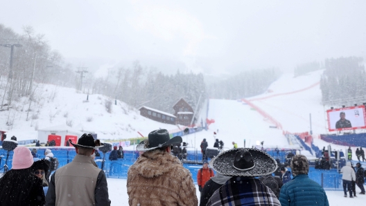 BEAVER CREEK, COLORADO - DECEMBER 01: Fans gather at the finish area as the start of the Audi FIS Alpine Ski World Cup Men's Downhill is delayed due to snow on the course at Beaver Creek Resort on December 01, 2023 in Beaver Creek, Colorado.   Ezra Shaw/Getty Images/AFP (Photo by EZRA SHAW / GETTY IMAGES NORTH AMERICA / Getty Images via AFP)