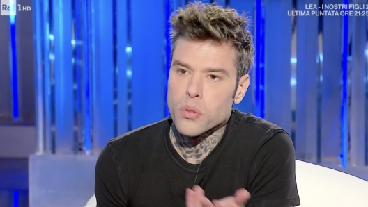 Fedez Domenica In malattia suicidio e famiglia