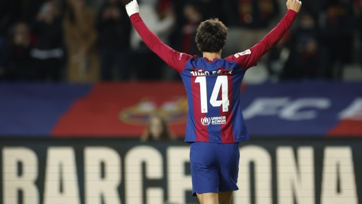 epa11009887 Barcelona's forward Joao Felix celebrates after scoring the 1-0 goal during the Spanish LaLiga soccer match between FC Barcelona and Atletico de Madrid, in Barcelona, Spain, 03 December 2023.  EPA/Alberto Estevez