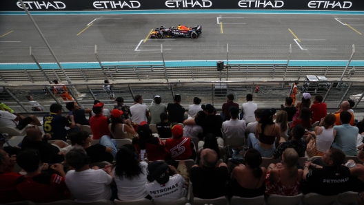 epa10996391 Dutch Formula One driver Max Verstappen of Red Bull Racing in action during the Formula 1 Abu Dhabi Grand Prix in Abu Dhabi, United Arab Emirates, 26 November 2023.  EPA/ALI HAIDER