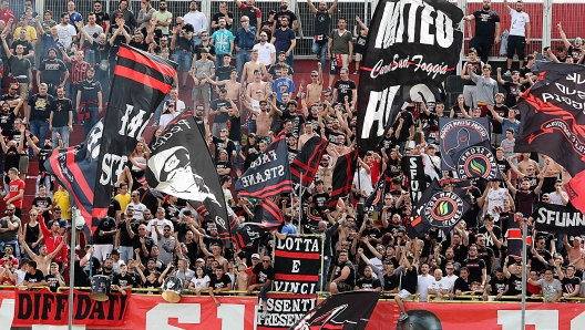 Foto LaPresse - Donato Fasano 01 05 2018 Foggia - Italia Sport Calcio Foggia - Spezia Campionato di Calcio Serie B 2017/2018 ConTe.it - Stadio Zaccaria nella foto: ULTRAS TIFOSI FOGGIA  Photo LaPresse - Donato Fasano 01 05 2018  Foggia  - Italy Sport Soccer Foggia - Spezia  Italian Football Championship League B 2017/2018 ConTe.it - Zaccaria   Stadium In the pic: ULTRAS FOGGIA  Foto LaPresse - Donato Fasano 01 05 2018 Foggia - Italia Sport Calcio Foggia - Spezia Campionato di Calcio Serie B 2017/2018 ConTe.it - Stadio Zaccaria nella foto: ULTRAS FOGGIA  Photo LaPresse - Donato Fasano 01 05 2018  Foggia  - Italy Sport Soccer Foggia - Spezia  Italian Football Championship League B 2017/2018 ConTe.it - Zaccaria   Stadium In the pic: ULTRAS FOGGIA