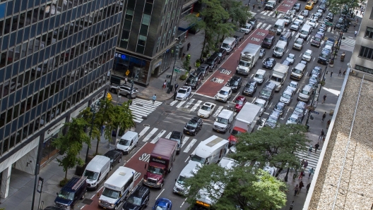 FILE - Heavy traffic fills Third Avenue, in New York's Manhattan borough near the United Nations, Sept. 20, 2021. Most drivers would pay $15 to enter Manhattan's central business district under a plan released by New York officials Thursday, Nov. 30, 2023. The congestion pricing plan, which neighboring New Jersey has filed a lawsuit over, will be the first such program in the United States if it receives final approval by transit officials.  (AP Photo/Ted Shaffrey)