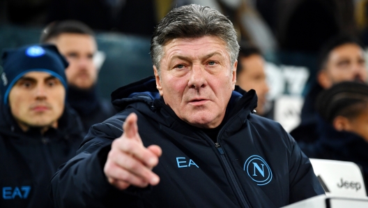 TURIN, ITALY - DECEMBER 08: Walter Mazzarri, Head Coach of SSC Napoli, gestures prior to the Serie A TIM match between Juventus and SSC Napoli at Allianz Stadium on December 08, 2023 in Turin, Italy. (Photo by Valerio Pennicino/Getty Images)