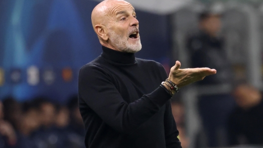 AC MilanÂ?s manager Stefano Pioli reacts during he UEFA Champions League group F soccer match between Ac Milan and Paris Saint-German's at Giuseppe Meazza stadium in Milan, 7 November 2023. ANSA / MATTEO BAZZI