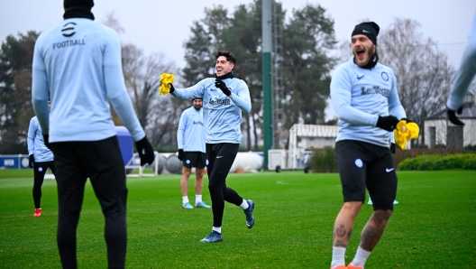 COMO, ITALY - DECEMBER 08: Alessandro Bastoni of FC Internazionale, Marko Arnautovic of FC Internazionale, Federico Dimarco of FC Internazionale in action during the FC Internazionale training session at the club's training ground Suning Training Center at Appiano Gentile on December 08, 2023 in Como, Italy. (Photo by Mattia Ozbot - Inter/Inter via Getty Images)