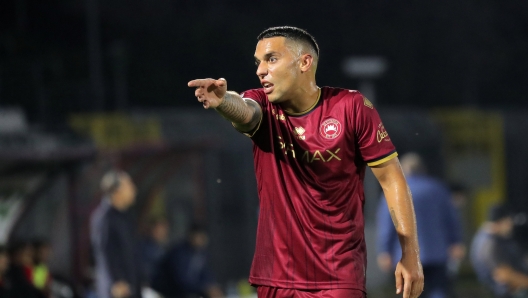 Foto Paola Garbuio/LaPresse 27 Ottobre 2023 - Cittadella (pd), Italia - sport, calcio - Cittadella  vs Cremonese - Campionato italiano di calcio Serie BKT 2023/2024 - Stadio Pier Cesare  Tombolato . Nella foto: Alessio Vita (16 AS Cittadella) October 27, 2023 Cittadella (pd), Italy - sport, soccer - Cittadella  vs Cremonese  - Italian Serie BKT Football Championship 2023/2024 - Pier Cesare Tombolato Stadium. In the pic: Alessio Vita (16 AS Cittadella)