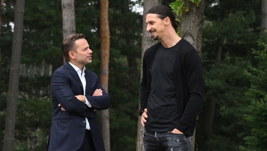 CAIRATE, ITALY - SEPTEMBER 18: AC Milan CEO Giorgio Furlani and Zlatan Ibrahimovic attend an AC Milan training session at Milanello on September 18, 2023 in Cairate, Italy. (Photo by Claudio Villa/AC Milan via Getty Images)