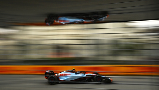 SINGAPORE, SINGAPORE - SEPTEMBER 15: Logan Sargeant of United States driving the (2) Williams FW45 Mercedes on track during practice ahead of the F1 Grand Prix of Singapore at Marina Bay Street Circuit on September 15, 2023 in Singapore, Singapore. (Photo by Clive Mason/Getty Images)