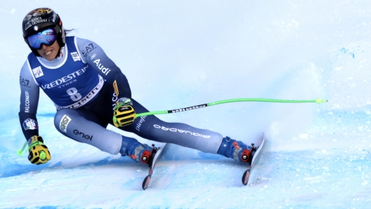 epa11033767 Federica Brignone of Italy in action in the Women's Super G race at the FIS Alpine Skiing World Cup in Val d'Isere, France, 17 December 2023.  EPA/GUILLAUME HORCAJUELO