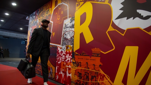 ROME, ITALY - NOVEMBER 05: AS Roma player Romelu Lukaku arrives at the stadium prior the Serie A TIM match between AS Roma and US Lecce at Stadio Olimpico on November 05, 2023 in Rome, Italy. (Photo by Fabio Rossi/AS Roma via Getty Images)