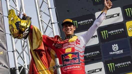 La festa di Jorge Prado dopo il titolo vinto in MXGP (foto Instagram)