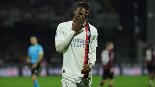 Foto Alessandro Garofalo/LaPresse 22 dicembre  2023 Salerno, Italia sport calcio Salernitana vs Milan   - Campionato di calcio Serie A Tim 2023/2024 - Stadio Arechi. Nella foto: Rafael Leao (AC Milan);     December 22  2023 Salernitana vs Milan - Italian Football Championship League league  A  2023/2024 - Arechi stadium. In the pic: Rafael Leao (AC Milan);