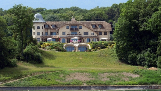 A VIEW OF MICHAEL SCHUMACHER MANSION ON THE SHORE OF THE LAC LEMAN IN GLAND, SWITZERLAND, ON JUNE 17, 2014. FORMULA ONE CHAMPION MICHAEL SCHUMACHER WAS TRANSFERRED FROM A FRENCH HOSPITAL TO A FACILITY IN SWITZERLAND ON JUNE 16, 2014 AFTER EMERGING FROM A COMA FOLLOWING HIS DEVASTATING SKI ACCIDENT IN DECEMBER. PHOTO BY JEAN-GUY PYTHON - CASA DI MICHAEL SCHUMACHER A GLAND - fotografo: OLYCOM