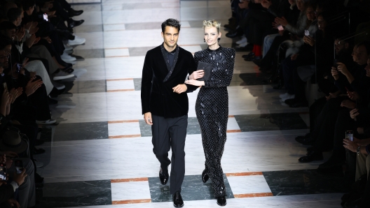 MILAN, ITALY - JANUARY 16: Models walk the runway at the Giorgio Armani fashion show during the Milan Menswear Fall/Winter 2023/2024 on January 16, 2023 in Milan, Italy. (Photo by Jacopo Raule/Getty Images)