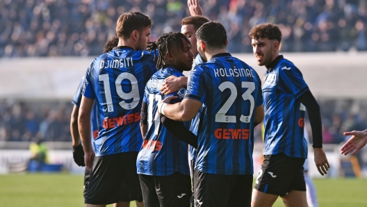 Atalanta's Ademola Lookman celebrates with his teammates after scoring a goal during the Italian Serie A soccer match Atalanta BC vs US Lecce at the Gewiss Stadium in Bergamo, Italy, 30 December 2023. ANSA/MICHELE MARAVIGLIA