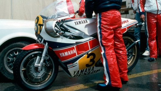 yamaha_yzr500_0w61