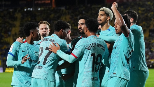 LAS PALMAS, SPAIN - JANUARY 04: Ilkay Gundogan of FC Barcelona celebrates with teammates after scoring their team's second goal from a penalty during the LaLiga EA Sports match between UD Las Palmas and FC Barcelona at Estadio Gran Canaria on January 04, 2024 in Las Palmas, Spain. (Photo by Angel Martinez/Getty Images)