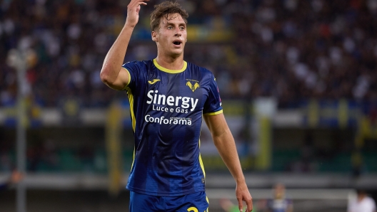 VERONA, ITALY - SEPTEMBER 27: Filippo Terracciano of Hellas Verona FC reacts during the Serie A TIM match between Hellas Verona FC and Atalanta BC at Stadio Marcantonio Bentegodi on September 27, 2023 in Verona, Italy. (Photo by Emmanuele Ciancaglini/Getty Images)