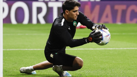 epa10547754 Morocco's goalkeeper Yassine Bonou 'Bono' warms up before the international friendly soccer match between Peru and Morocco at Civitas Metropolitano stadium in Madrid, Spain, 28 March 2023.  EPA/Juanjo Martin