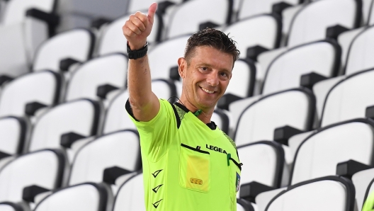 Referee Gianluca Rocchi gives the thumb up from the grandstands during  the Serie A soccer match Juventus FC vs AS Roma at Allianz Stadium in Turin, Italy, 01 August  2020. ANSA/ALESSANDRO DI MARCO