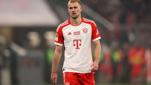 MUNICH, GERMANY - JANUARY 12: Matthijs de Ligt of FC Bayern München looks on during the Bundesliga match between FC Bayern München and TSG Hoffenheim at Allianz Arena on January 12, 2024 in Munich, Germany. (Photo by Alexander Hassenstein/Getty Images)