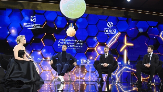 Foto Fabio Ferrari/LaPresse - 19 Gennaio 2024 - Dubai, Emirati Arabi Uniti - Sport - Calcio -Globe Soccer Awards 2024 - 14esima edizione.  Nella foto: Cristiano Ronaldo, Kylie Walker, Ruben Diaz January 19, 2024 Dubai, United Arab Emirates - sport - Soccer - Globe Soccer Awards 2024 - 14th edition.  In the pic: Cristiano Ronaldo, Kylie Walker, Ruben Diaz