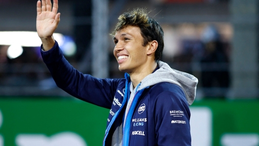 LAS VEGAS, NEVADA - NOVEMBER 18: Alexander Albon of Thailand and Williams looks on from the drivers parade prior to the F1 Grand Prix of Las Vegas at Las Vegas Strip Circuit on November 18, 2023 in Las Vegas, Nevada.   Chris Graythen/Getty Images/AFP (Photo by Chris Graythen / GETTY IMAGES NORTH AMERICA / Getty Images via AFP)