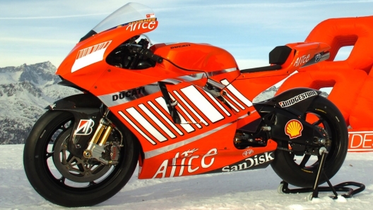 ducati desmosedici gp7