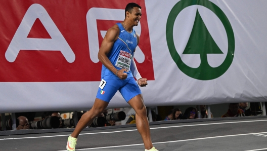 Italy's Lorenzo Ndele Simonelli reacts after competing in the men's 60 metres hurdles semi-final during The European Indoor Athletics Championships at The Atakoy Athletics Arena in Istanbul on March 5, 2023. (Photo by OZAN KOSE / AFP)