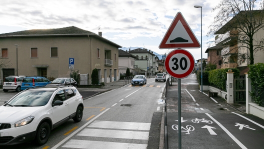 Foto Enrico Pretto/LaPresse 19 Gennaio 2024 Trento, Italia  Cronaca viaggio nelle strade in cui è previsto l'inserimento del limite 30 km  Nella foto:  Gardolo, tra parco Melta e centro - future zone limiti 30 - fotografo: Enrico Pretto