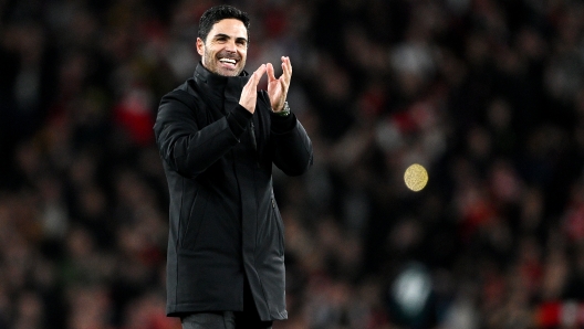 LONDON, ENGLAND - FEBRUARY 04: Mikel Arteta, Manager of Arsenal, applauds the fans after the team's victory in the Premier League match between Arsenal FC and Liverpool FC at Emirates Stadium on February 04, 2024 in London, England. (Photo by Shaun Botterill/Getty Images)