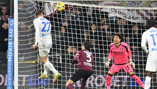 Empoli's Szymon Zurkowski in action during the Italian Serie A soccer match US Salernitana vs Empoli FC at the Arechi stadium in Salerno, Italy, 09 February 2024. ANSA/MASSIMO PICA