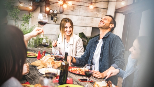 Mangiare dopo le 20 fa male?