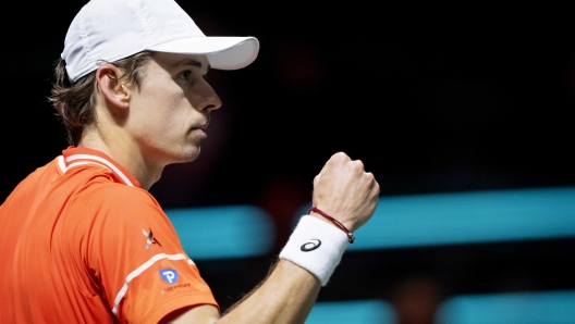 epa11158629 Alex de Minaur of Australia in action against Andrey Rublev of Russia on the fifth day of the ABN AMRO Open tennis tournament at Ahoy indoor arena in Rotterdam, the Netherlands, 16 February 2024.  EPA/SANDER KONING