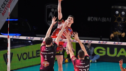 Pallavolo PADOVA vs Sir Susa Vim PERUGIA, 9ª giornata girone di ritorno regular season Superlega Credem Banca - Campionato italiano di Pallavolo Maschile - Volley Volleyball presso Kioene Arena Padova IT, 18 febbraio 2024. Foto: Michele Benda [riferimento file: 2024-02-18/_MB54408]