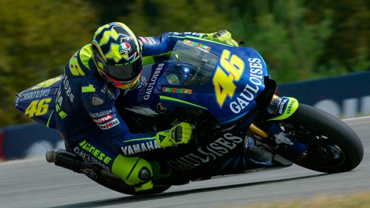 yamaha yzr-m1 2004 valentino rossi