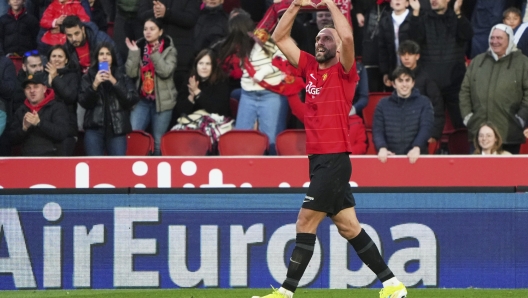 MALLORCA, SPAIN - FEBRUARY 11: Vedat Muriqi of RCD Mallorca celebrates scoring his team´s second goal during the LaLiga EA Sports match between RCD Mallorca and Rayo Vallecano at Estadi de Son Moix on February 11, 2024 in Mallorca, Spain. (Photo by Rafa Babot/Getty Images)