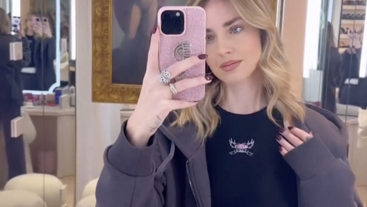 Chiara Ferragni con l'anello