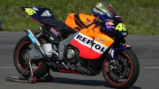 hrc-honda-rc211v-valentino-rossi