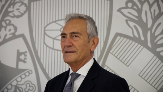 Il presidente della Figc, Gabriele Gravina, all'Università di Macerata, in occasione dell'inaugurazione dei corsi di Giurisprudenza, dove ha tenuto una lectio magistralis, Macerata, 26 febbraio 2024. ANSA/ GIANLUIGI BASILIETTI