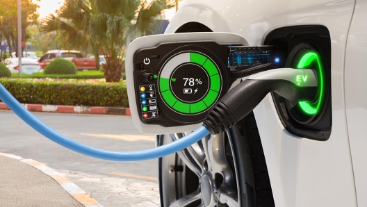 Incentivi, colonnine e non solo: come accelerare ladozione delle auto elettriche attraverso politiche efficaci