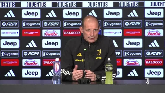 Il tecnico della Juventus in conferenza.