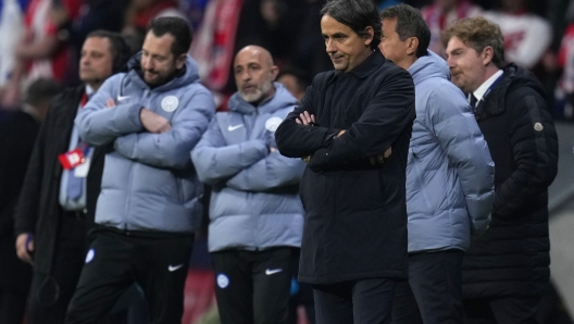 Inter Milan's head coach Simone Inzaghi gestures during a penalty shootout at the end of the Champions League, round of 16, second leg soccer match between Atletico Madrid and Inter Milan at the Metropolitano stadium in Madrid, Spain, Wednesday, March 13, 2024. Atletico Madrid won 3-2 in a penalty shootout. (AP Photo/Manu Fernandez)