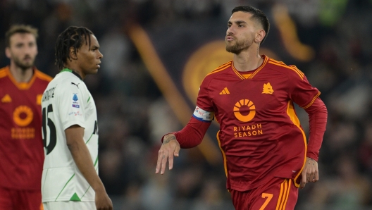 Roma’s Lorenzo Pellegrini celebrates after scores during the Serie A Tim soccer match between Roma and Sassuolo at the Rome's Olympic stadium, Italy - Sunday, March 17, 2024 - Sport  Soccer ( Photo by Alfredo Falcone/LaPresse )