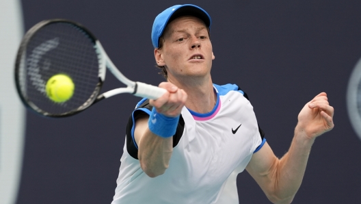 Yannik Sinner, of Italy, hits a return to Andrea Vavassori, of Italy, during the Miami Open tennis tournament Saturday, March 23, 2024, in Miami Gardens, Fla. (AP Photo/Lynne Sladky)