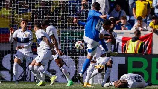 epa11241613 Lorenzo Pellegrini (C) scores a goal during an international friendly soccer match at the Red Bulls Arena in Harrison, New Jersey, USA, 24 March 2024.  EPA/KENA BETANCUR