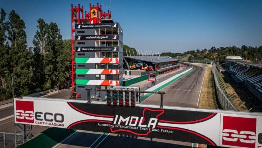 Imola, una delle piste più fascinose al mondo. La storia del Motorsport è l'Europa