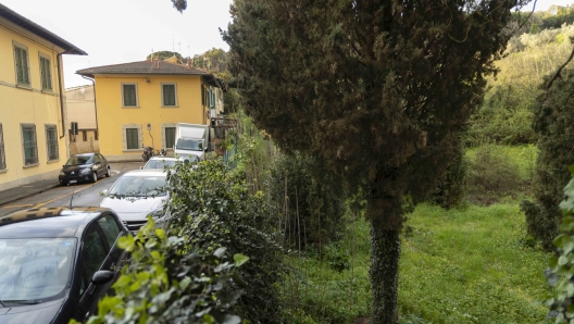 Firenze, cantiere della villa di Cesare Prandelli, nella foto il muro dove verra creato il cancello in via della Madonna della Neve 2024 04 01 ?? Niccol?? Cambi/Massimo Sestini